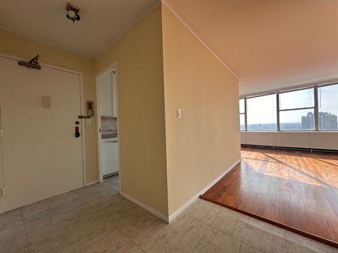 Tiny photo for 5757 N Sheridan Road #18J, Chicago, IL 60660 (MLS # 12581885)