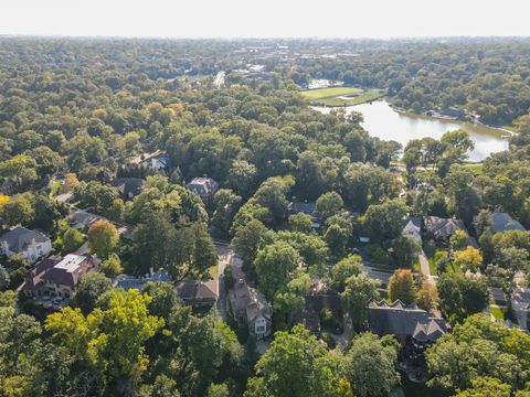 A home in Glen Ellyn