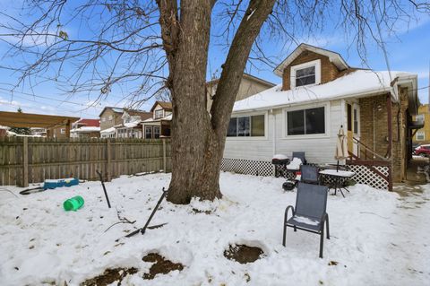 Tiny photo for 3024 N LONG Avenue, Chicago, IL 60641 (MLS # 12530288)