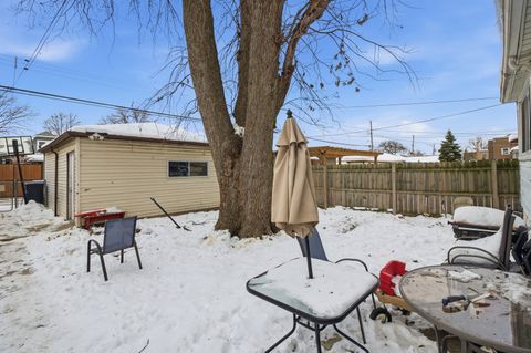 Tiny photo for 3024 N LONG Avenue, Chicago, IL 60641 (MLS # 12530288)