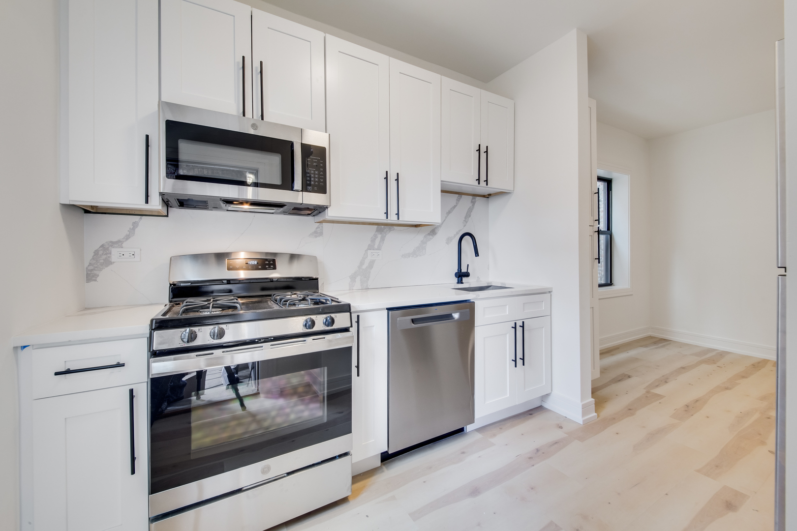 3052 W Cortland Street 103