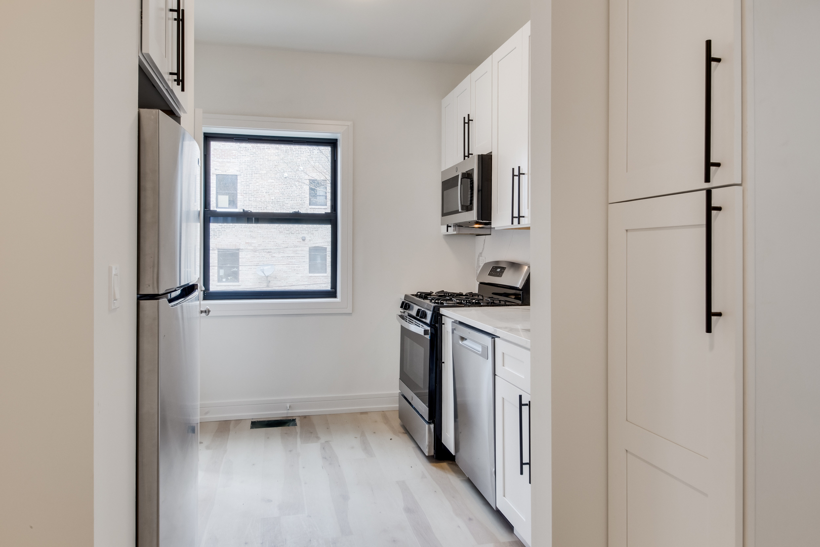 3052 W Cortland Street 103