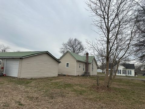 Tiny photo for 307 E Parker Street, Pinckneyville, IL 62274 (MLS # 12575753)