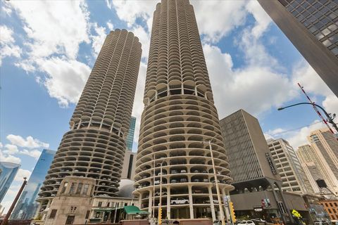 Photo of 300 N State Street #4326, Chicago, IL 60654 (MLS # 12648660)