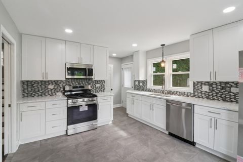 Tiny photo for 333 Elm Street, Glen Ellyn, IL 60137 (MLS # 12496305)