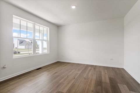 Tiny photo for 1759 Breton Avenue, North Aurora, IL 60542 (MLS # 12494856)