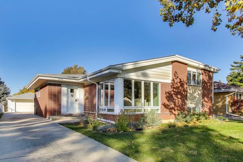 Photo of 11122 Martindale Drive, Westchester, IL 60154 (MLS # 12514055)