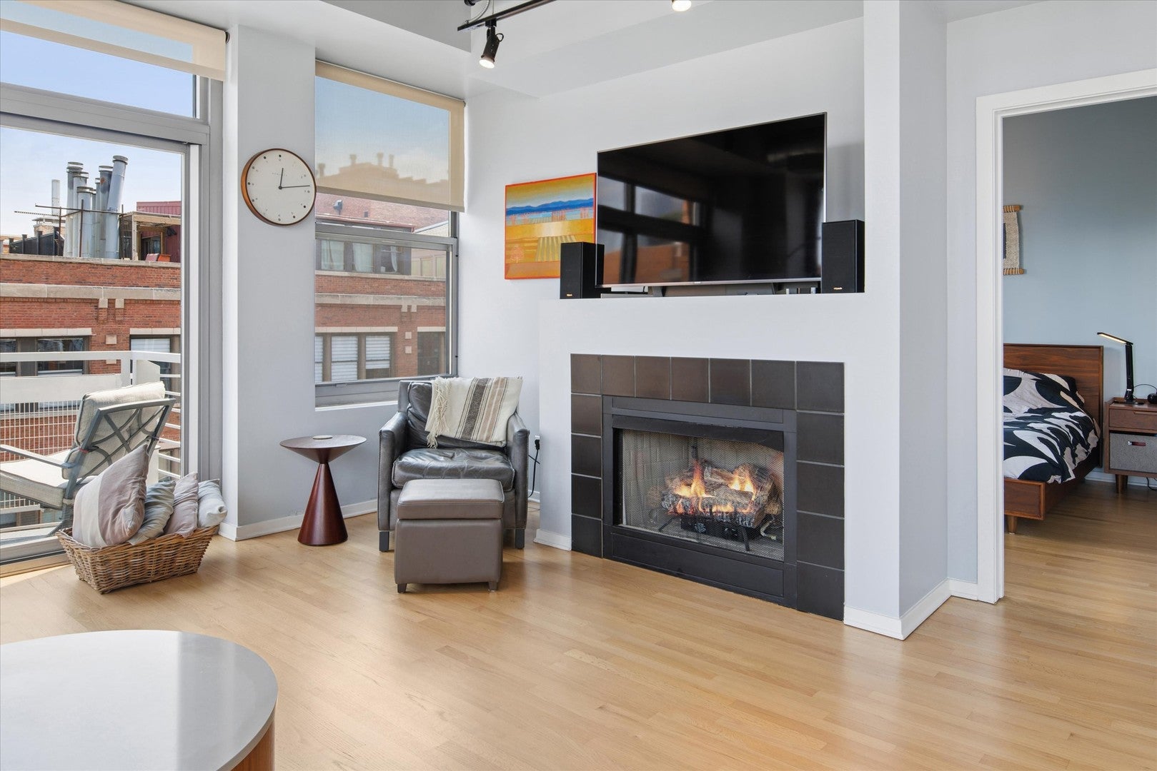 933 W Van Buren Street 801