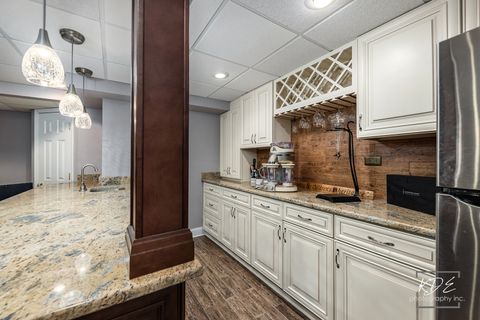 Tiny photo for 2735 Kendridge Lane, Aurora, IL 60502 (MLS # 12501753)