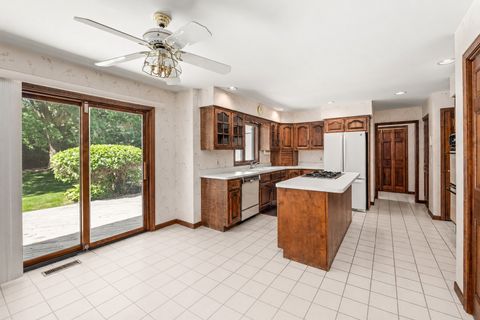 Tiny photo for 10 Century Court, Oswego, IL 60543 (MLS # 12615437)