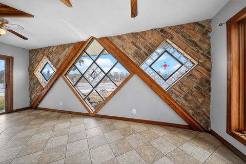 Tiny photo for 6N263 River Drive, St. Charles, IL 60174 (MLS # 12519035)