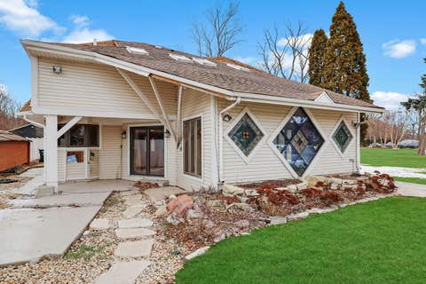 Tiny photo for 6N263 River Drive, St. Charles, IL 60174 (MLS # 12519035)