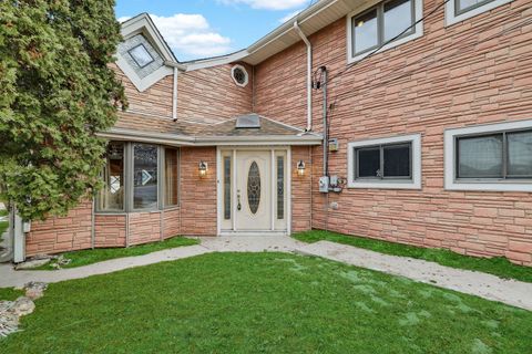 Tiny photo for 6N263 River Drive, St. Charles, IL 60174 (MLS # 12519035)