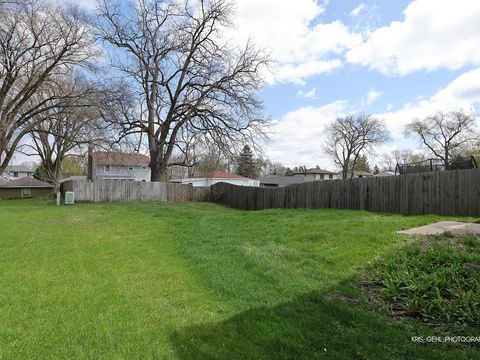 Tiny photo for 972 Pleasant Street, Woodstock, IL 60098 (MLS # 12617897)