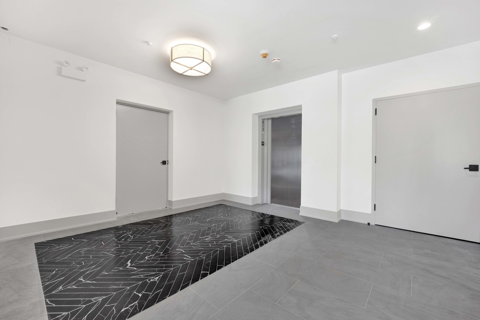 1548 W Ardmore Avenue 2G