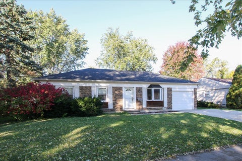 Photo of 1606 Alexander Avenue, Streamwood, IL 60107 (MLS # 12787933)