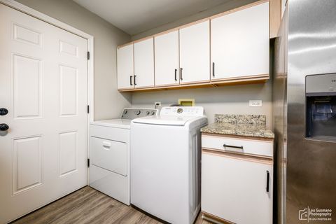 Tiny photo for 17640 Central Park Avenue, Country Club Hills, IL 60478 (MLS # 12474904)