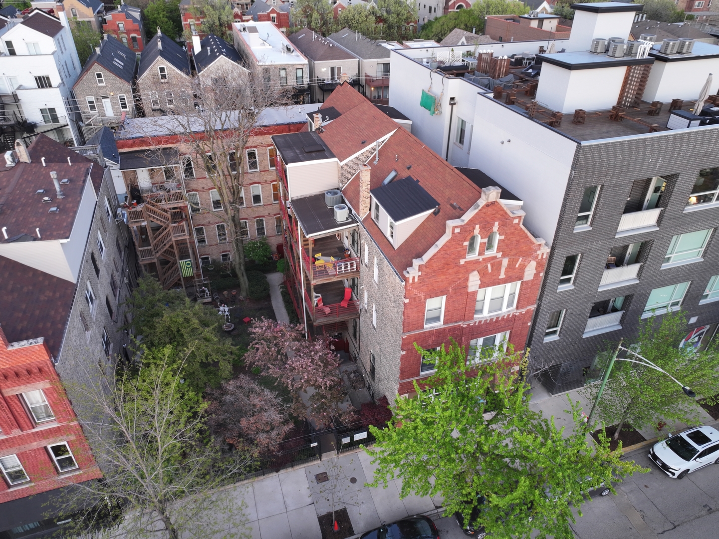 1435 N Ashland Avenue