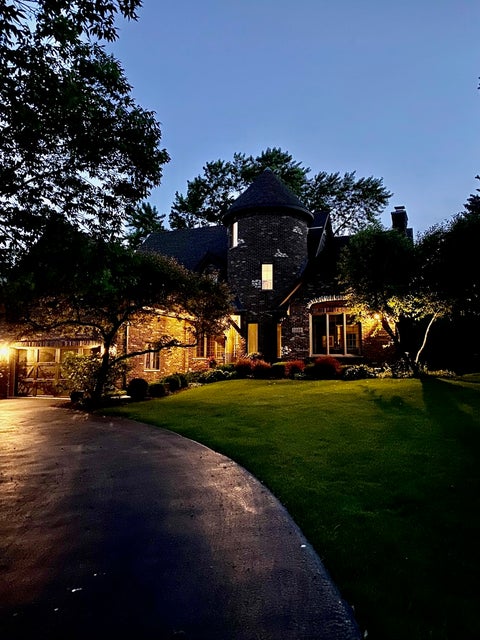 Tiny photo for 5826 Giddings Avenue, Hinsdale, IL 60521 (MLS # 12788241)