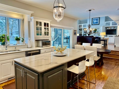 Tiny photo for 5826 Giddings Avenue, Hinsdale, IL 60521 (MLS # 12788241)