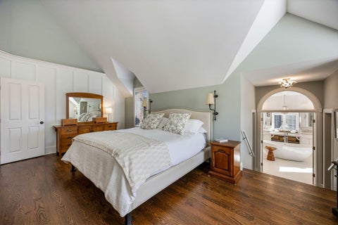 Tiny photo for 5826 Giddings Avenue, Hinsdale, IL 60521 (MLS # 12788241)