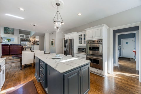 Tiny photo for 5826 Giddings Avenue, Hinsdale, IL 60521 (MLS # 12788241)