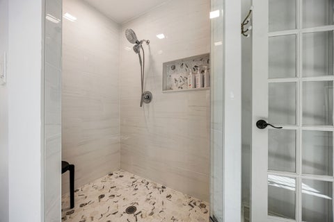 Tiny photo for 5826 Giddings Avenue, Hinsdale, IL 60521 (MLS # 12788241)