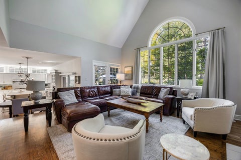 Tiny photo for 5826 Giddings Avenue, Hinsdale, IL 60521 (MLS # 12788241)