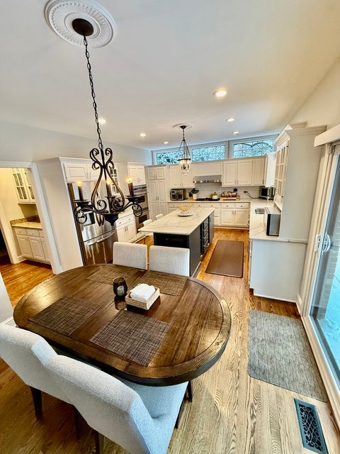 Tiny photo for 5826 Giddings Avenue, Hinsdale, IL 60521 (MLS # 12788241)