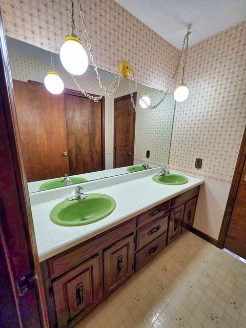 Tiny photo for 1022 Grouse Lane, Louisville, IL 62858 (MLS # 12593382)