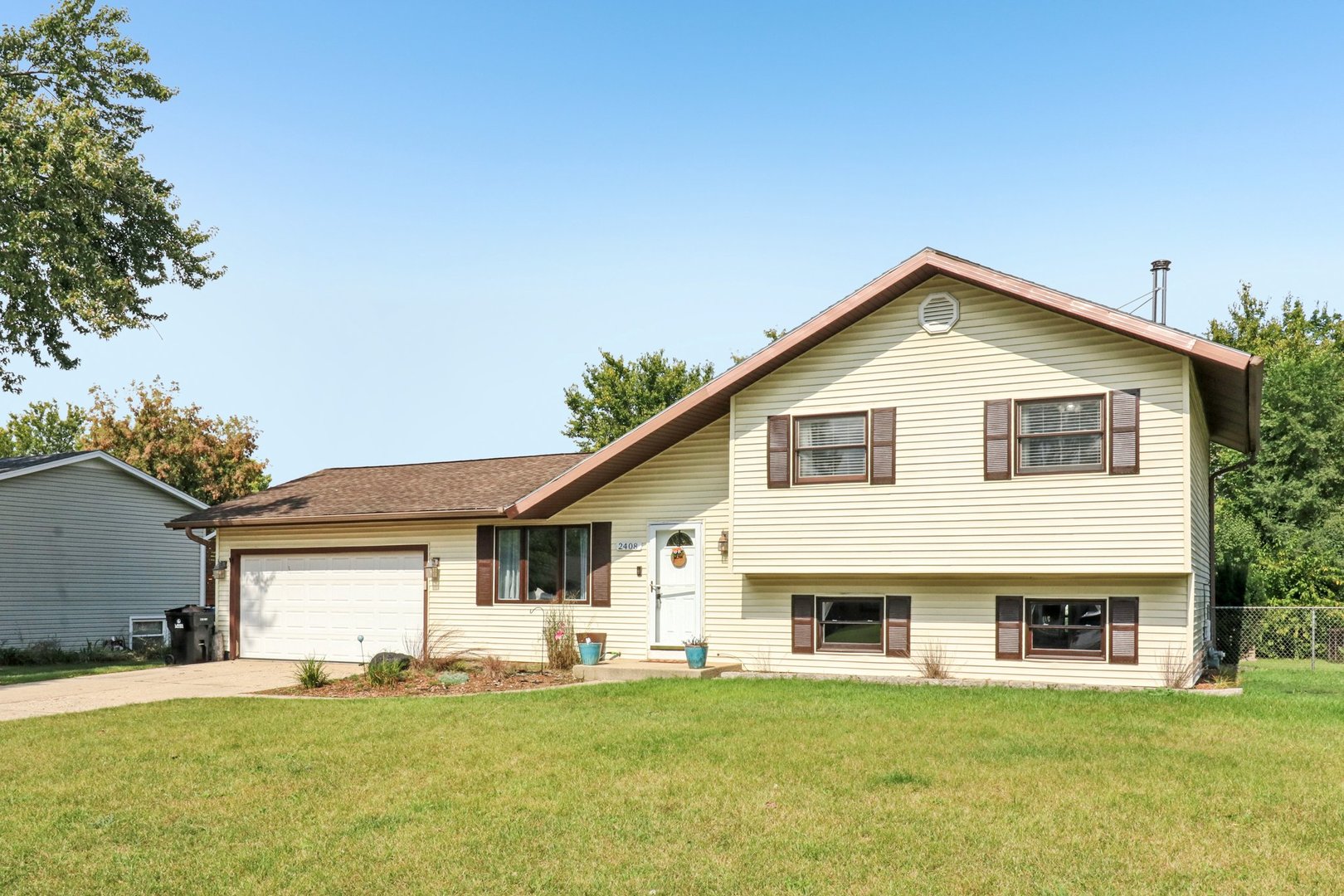 2408 W Fairview Lane