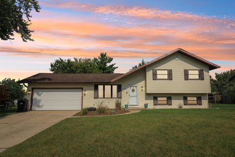 2408 W Fairview Lane McHenry IL 60051