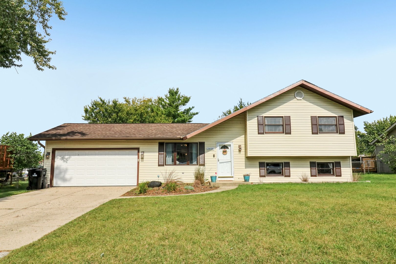 2408 W Fairview Lane