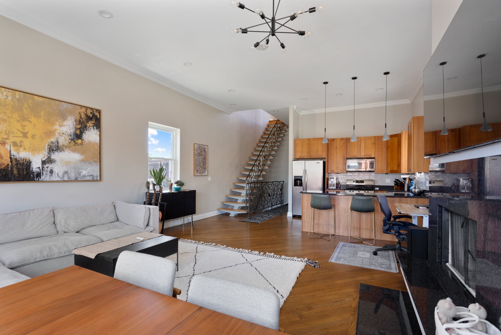 2449 W AUGUSTA Boulevard 3
