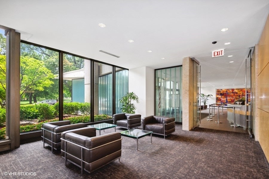 2800 N Lake Shore Drive 1003