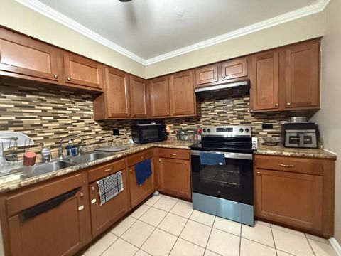 Tiny photo for 139 W Elk Trail #239, Carol Stream, IL 60188 (MLS # 12589905)