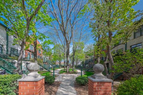 Photo of 1812 S Dearborn Street #28, Chicago, IL 60616 (MLS # 12640289)