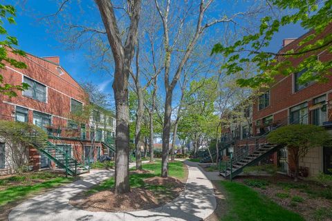 Tiny photo for 1812 S Dearborn Street #28, Chicago, IL 60616 (MLS # 12640289)