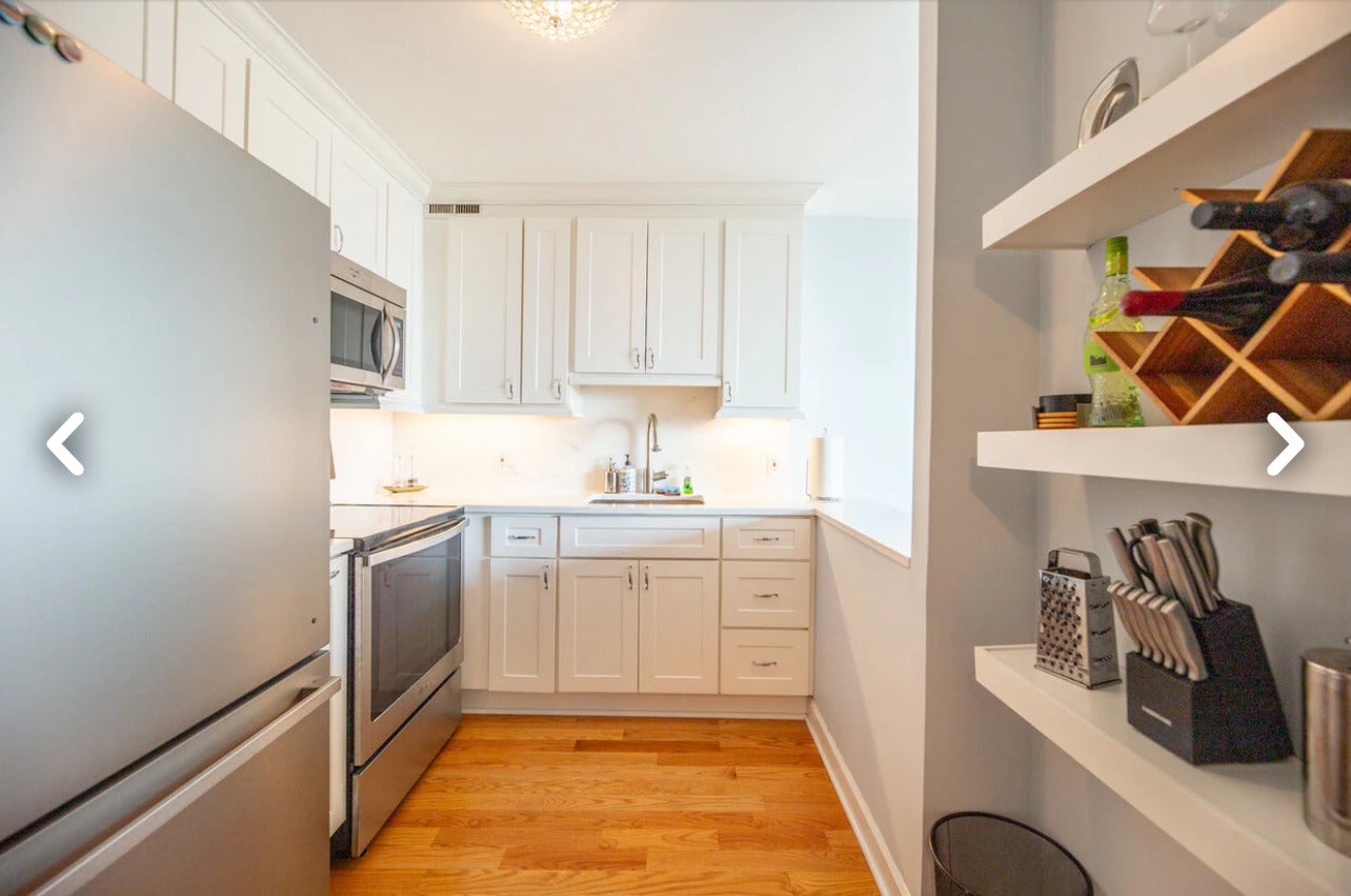 1460 N Sandburg Terrace 1503A