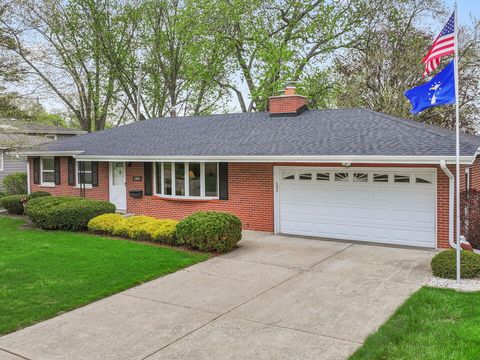 Photo of 1312 Royal Drive, Montgomery, IL 60538 (MLS # 12625152)
