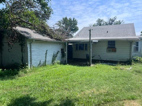 Tiny photo for 808 W College Street, Carbondale, IL 62901 (MLS # 12733584)
