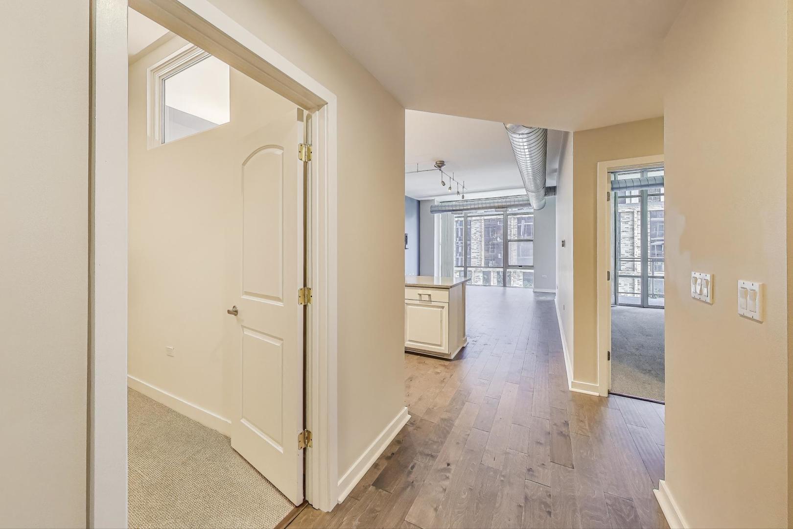 901 W MADISON Street 519
