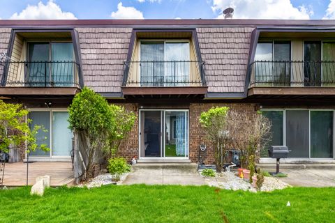 Tiny photo for 19 Cour Madeleine, Palos Hills, IL 60465 (MLS # 12631623)