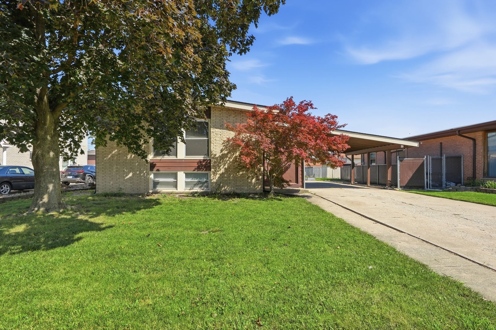 7836 W 80th Place