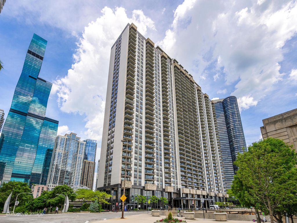 Photo for 400 E Randolph Street #3715, Chicago, IL 60601 (MLS # 12507886)