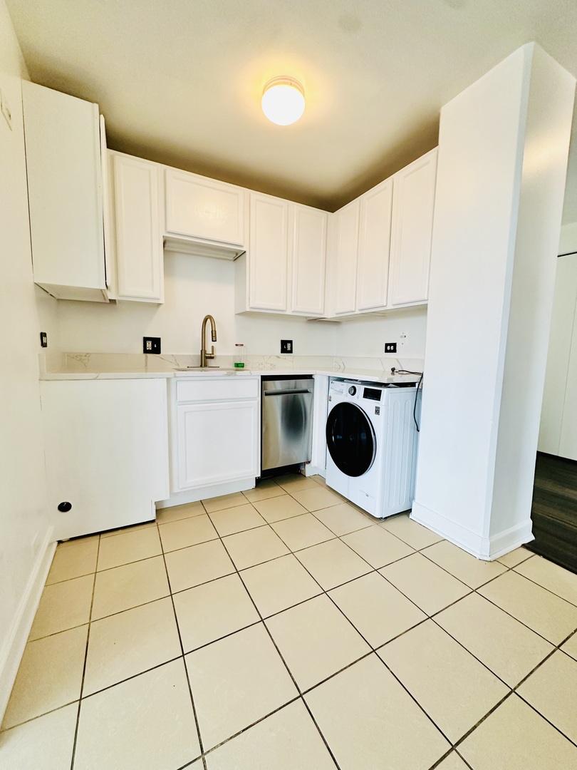 345 E Eastgate Place 602