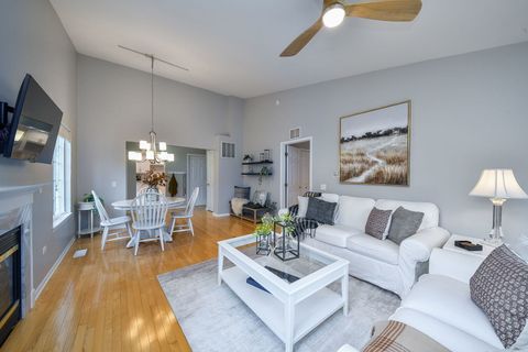 Tiny photo for 350 Normandie Drive, Sugar Grove, IL 60554 (MLS # 12607100)