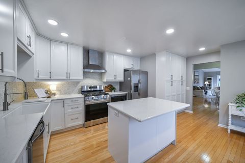 Tiny photo for 350 Normandie Drive, Sugar Grove, IL 60554 (MLS # 12607100)