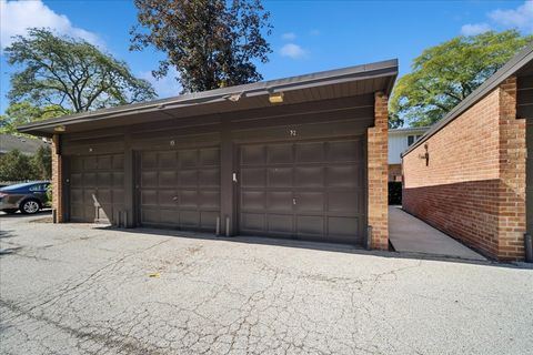 Tiny photo for 711 Carriage Hill Drive, Glenview, IL 60025 (MLS # 12512397)