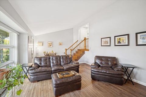 Tiny photo for 711 Carriage Hill Drive, Glenview, IL 60025 (MLS # 12512397)